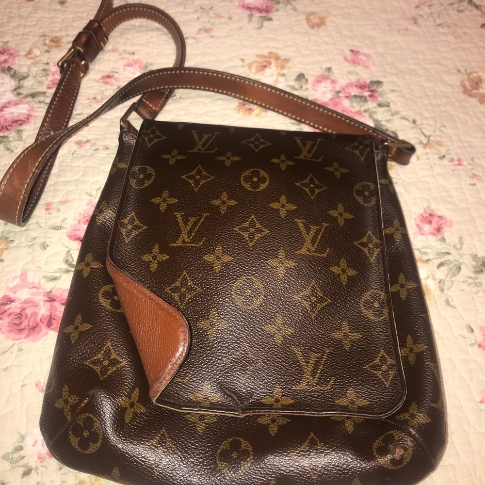 LOUIS VUITTON Pochette Musette Salsa Monogram